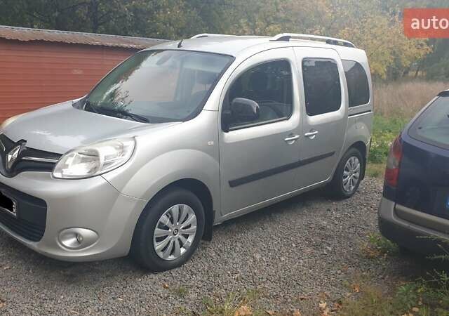 Сірий Рено Кєнгу, об'ємом двигуна 1.5 л та пробігом 182 тис. км за 9800 $, фото 1 на Automoto.ua