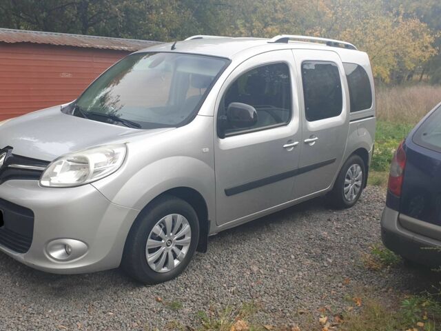 Серый Рено Кенгу, объемом двигателя 1.5 л и пробегом 182 тыс. км за 9800 $, фото 1 на Automoto.ua