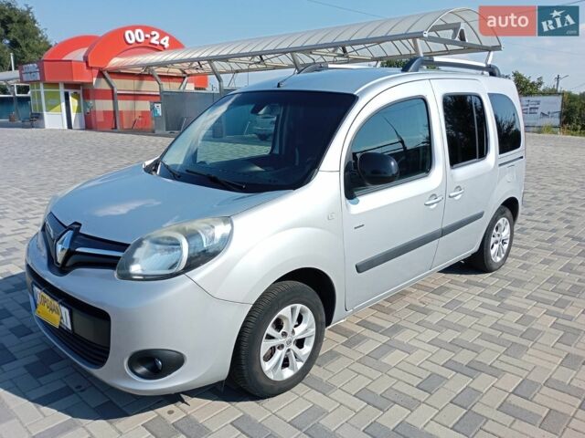 Серый Рено Кенгу, объемом двигателя 1.46 л и пробегом 206 тыс. км за 11700 $, фото 1 на Automoto.ua