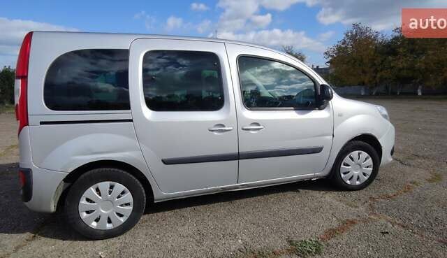 Серый Рено Кенгу, объемом двигателя 1.5 л и пробегом 247 тыс. км за 11300 $, фото 1 на Automoto.ua