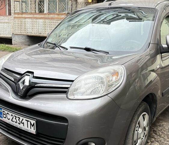 Серый Рено Кенгу, объемом двигателя 1.5 л и пробегом 330 тыс. км за 9000 $, фото 1 на Automoto.ua