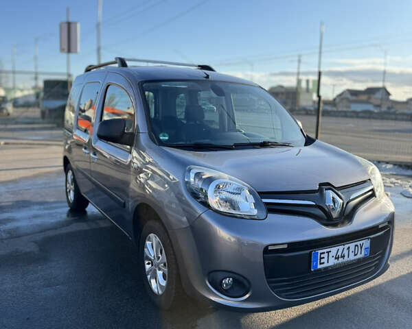 Серый Рено Кенгу, объемом двигателя 1.2 л и пробегом 155 тыс. км за 12300 $, фото 1 на Automoto.ua