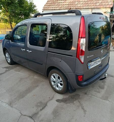 Серый Рено Кенгу, объемом двигателя 1.46 л и пробегом 206 тыс. км за 12200 $, фото 1 на Automoto.ua
