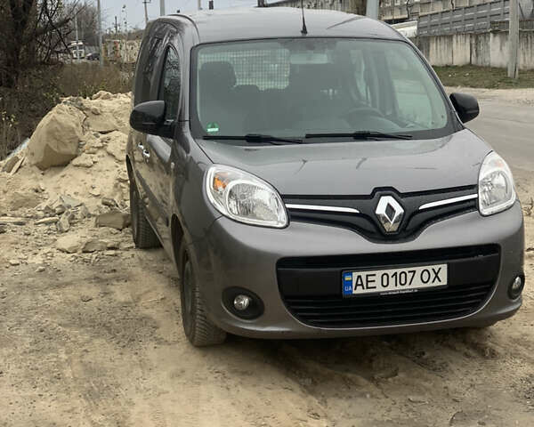 Сірий Рено Кєнгу, об'ємом двигуна 1.5 л та пробігом 202 тис. км за 11500 $, фото 1 на Automoto.ua