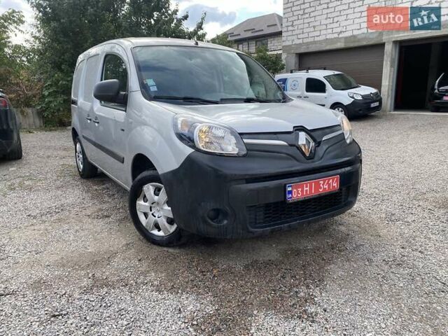 Серый Рено Кенгу, объемом двигателя 0 л и пробегом 44 тыс. км за 9300 $, фото 1 на Automoto.ua