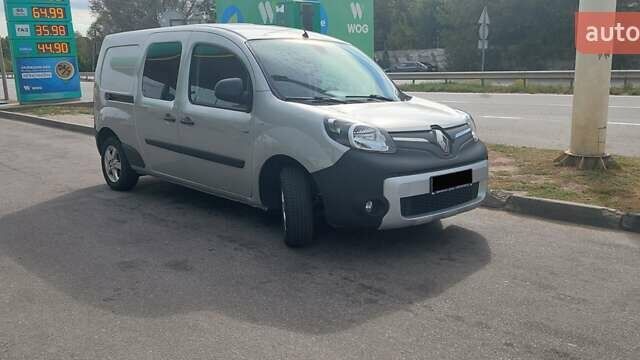 Серый Рено Кенгу, объемом двигателя 0 л и пробегом 133 тыс. км за 13700 $, фото 1 на Automoto.ua