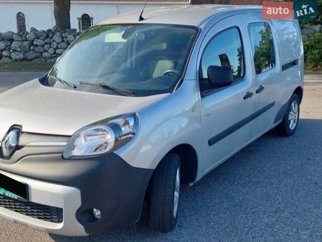 Серый Рено Кенгу, объемом двигателя 0 л и пробегом 131 тыс. км за 13500 $, фото 1 на Automoto.ua