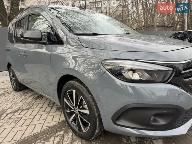 Серый Рено Кенгу, объемом двигателя 0 л и пробегом 11 тыс. км за 24700 $, фото 1 на Automoto.ua