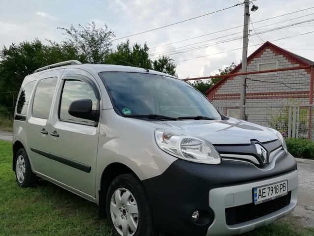 Серый Рено Кенгу, объемом двигателя 1.5 л и пробегом 170 тыс. км за 11999 $, фото 1 на Automoto.ua