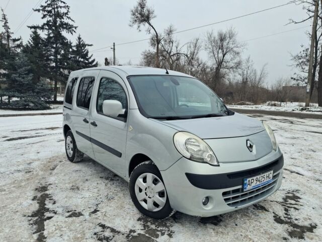 Серый Рено Кенгу, объемом двигателя 1.6 л и пробегом 267 тыс. км за 6699 $, фото 1 на Automoto.ua
