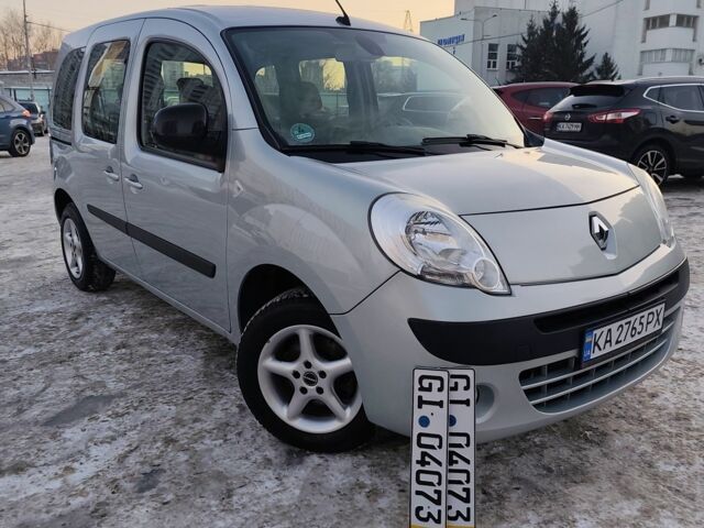 Сірий Рено Кєнгу, об'ємом двигуна 1.5 л та пробігом 200 тис. км за 8650 $, фото 1 на Automoto.ua