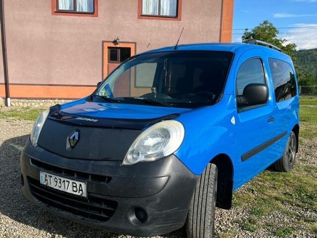 Синий Рено Кенгу, объемом двигателя 1.5 л и пробегом 327 тыс. км за 6000 $, фото 1 на Automoto.ua