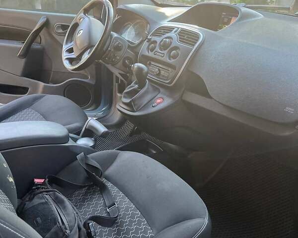 Синий Рено Кенгу, объемом двигателя 0 л и пробегом 180 тыс. км за 13500 $, фото 1 на Automoto.ua