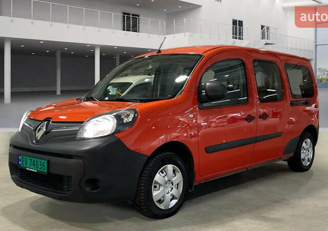 Оранжевый Рено Кенгу, объемом двигателя 0 л и пробегом 30 тыс. км за 10700 $, фото 1 на Automoto.ua