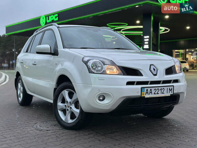Белый Рено Колеос, объемом двигателя 2.5 л и пробегом 89 тыс. км за 8800 $, фото 1 на Automoto.ua