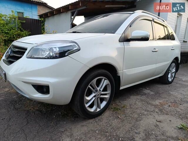 Белый Рено Колеос, объемом двигателя 2 л и пробегом 220 тыс. км за 10900 $, фото 1 на Automoto.ua