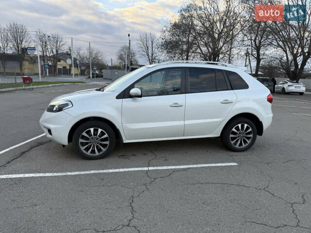 Белый Рено Колеос, объемом двигателя 2 л и пробегом 260 тыс. км за 9900 $, фото 1 на Automoto.ua