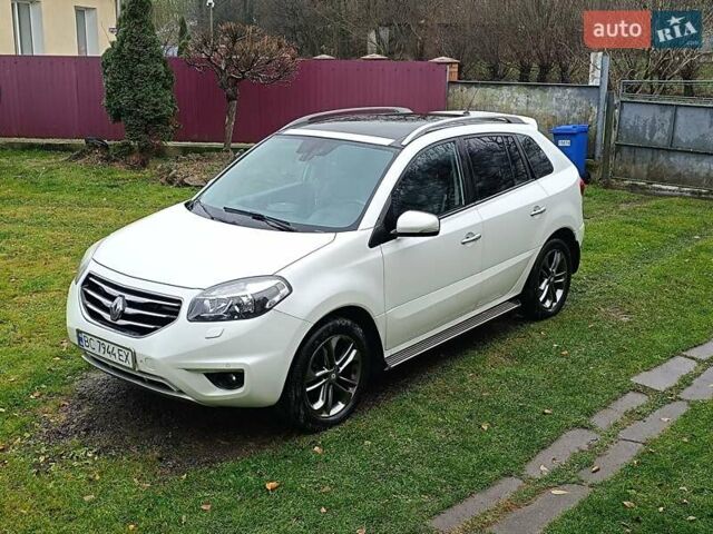 Белый Рено Колеос, объемом двигателя 2 л и пробегом 250 тыс. км за 10200 $, фото 1 на Automoto.ua