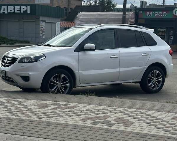 Белый Рено Колеос, объемом двигателя 2 л и пробегом 260 тыс. км за 11000 $, фото 1 на Automoto.ua