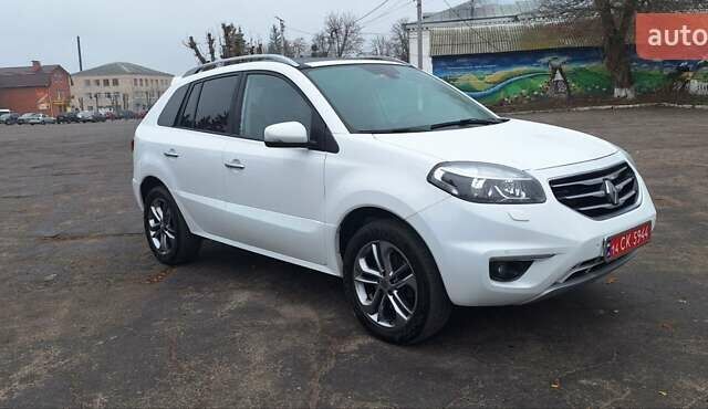 Белый Рено Колеос, объемом двигателя 2 л и пробегом 182 тыс. км за 13300 $, фото 1 на Automoto.ua