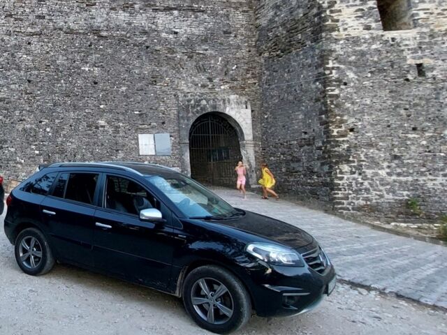 Чорний Рено Колеос, об'ємом двигуна 2 л та пробігом 215 тис. км за 5500 $, фото 1 на Automoto.ua