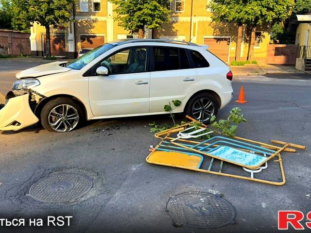 Рено Колеос, объемом двигателя 2 л и пробегом 190 тыс. км за 4700 $, фото 1 на Automoto.ua