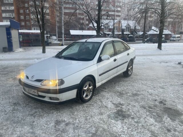 Білий Рено Лагуна, об'ємом двигуна 2 л та пробігом 200 тис. км за 1200 $, фото 1 на Automoto.ua