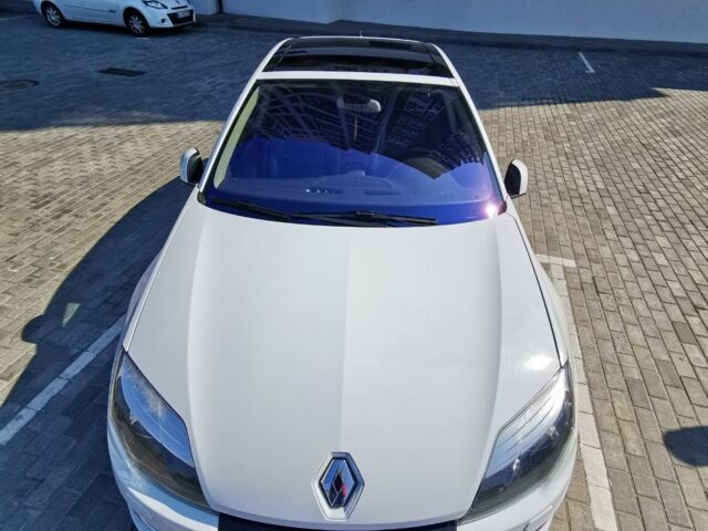 Білий Рено Лагуна, об'ємом двигуна 2 л та пробігом 194 тис. км за 9199 $, фото 1 на Automoto.ua
