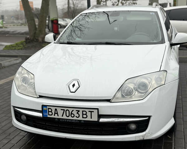 Белый Рено Лагуна, объемом двигателя 1.46 л и пробегом 348 тыс. км за 5300 $, фото 1 на Automoto.ua