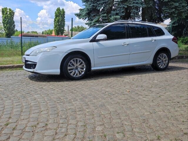 Белый Рено Лагуна, объемом двигателя 1.5 л и пробегом 347 тыс. км за 5200 $, фото 1 на Automoto.ua
