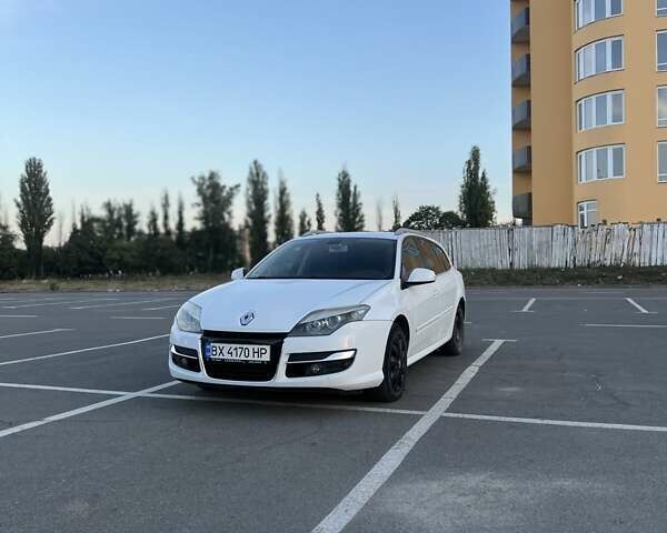 Белый Рено Лагуна, объемом двигателя 1.46 л и пробегом 283 тыс. км за 6800 $, фото 1 на Automoto.ua