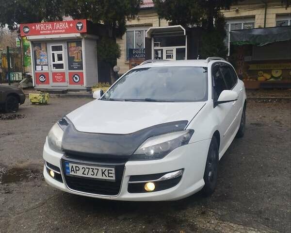 Белый Рено Лагуна, объемом двигателя 1.46 л и пробегом 280 тыс. км за 7800 $, фото 1 на Automoto.ua