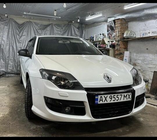 Білий Рено Лагуна, об'ємом двигуна 2 л та пробігом 265 тис. км за 7900 $, фото 1 на Automoto.ua