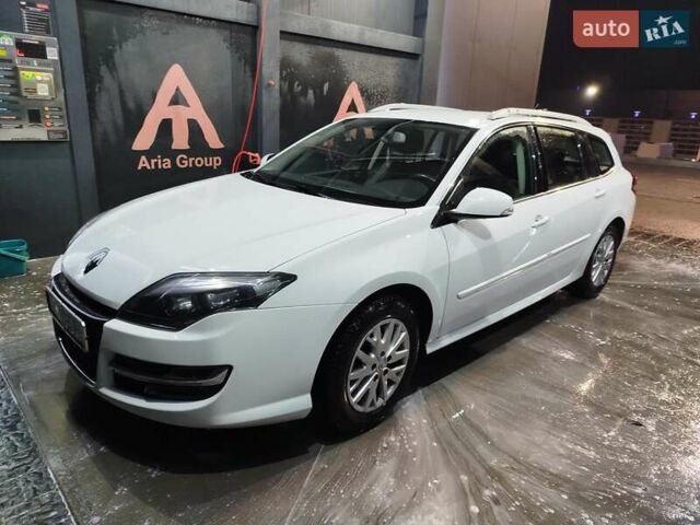 Белый Рено Лагуна, объемом двигателя 1.46 л и пробегом 230 тыс. км за 10500 $, фото 1 на Automoto.ua