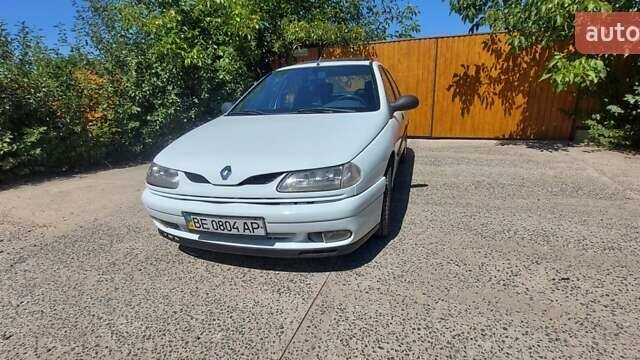 Белый Рено Лагуна, объемом двигателя 2 л и пробегом 420 тыс. км за 1700 $, фото 1 на Automoto.ua