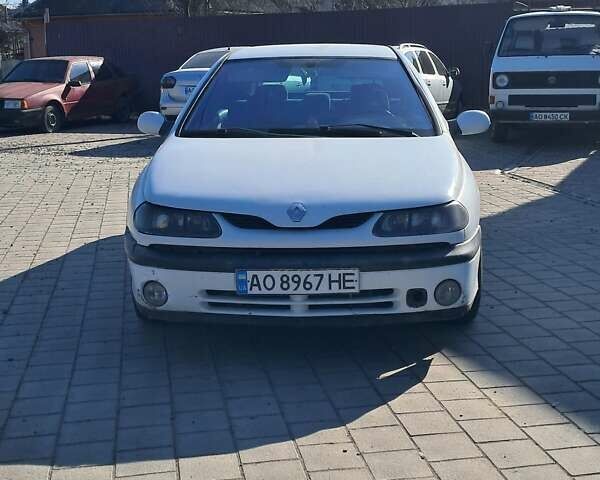 Білий Рено Лагуна, об'ємом двигуна 1.87 л та пробігом 387 тис. км за 2100 $, фото 1 на Automoto.ua