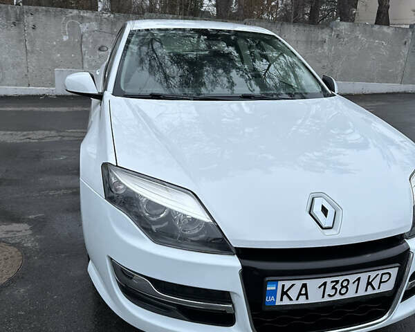 Белый Рено Лагуна, объемом двигателя 1.5 л и пробегом 243 тыс. км за 8400 $, фото 1 на Automoto.ua