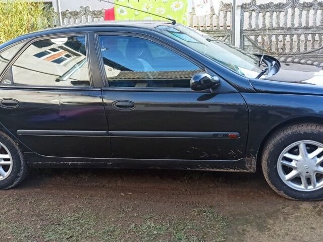 Черный Рено Лагуна, объемом двигателя 2 л и пробегом 383 тыс. км за 1800 $, фото 1 на Automoto.ua