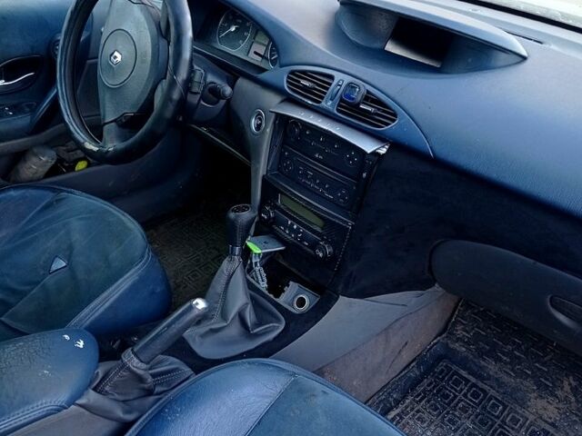 Чорний Рено Лагуна, об'ємом двигуна 2 л та пробігом 325 тис. км за 1800 $, фото 1 на Automoto.ua