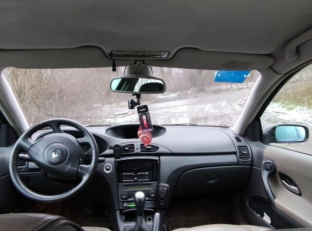 Чорний Рено Лагуна, об'ємом двигуна 2.2 л та пробігом 230 тис. км за 3000 $, фото 1 на Automoto.ua