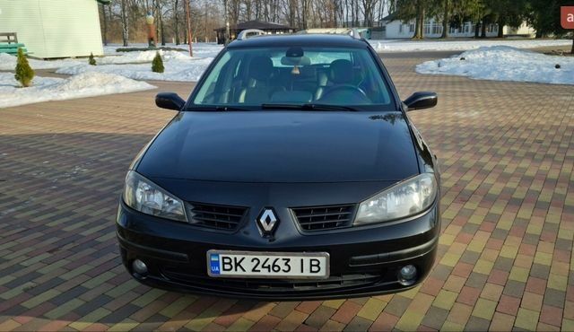 Черный Рено Лагуна, объемом двигателя 1.9 л и пробегом 272 тыс. км за 5500 $, фото 1 на Automoto.ua