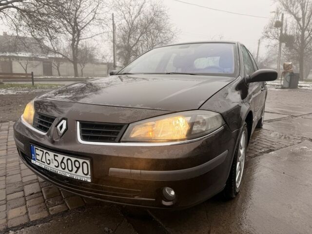 Красный Рено Лагуна, объемом двигателя 1.9 л и пробегом 200 тыс. км за 2000 $, фото 1 на Automoto.ua