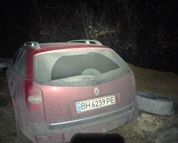 Красный Рено Лагуна, объемом двигателя 2 л и пробегом 234 тыс. км за 5000 $, фото 1 на Automoto.ua