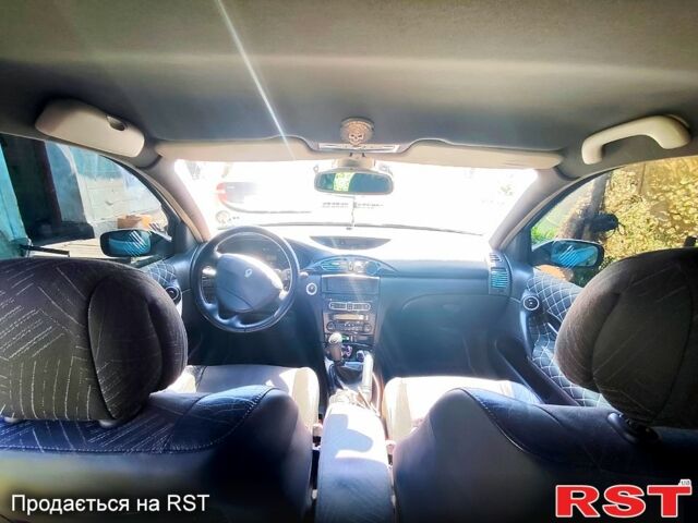 Рено Лагуна, объемом двигателя 1.8 л и пробегом 388 тыс. км за 3500 $, фото 1 на Automoto.ua