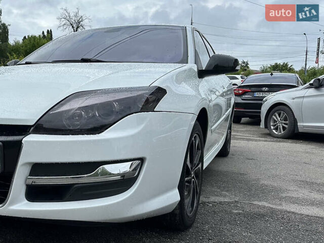 Рено Лагуна, объемом двигателя 2 л и пробегом 270 тыс. км за 7500 $, фото 1 на Automoto.ua