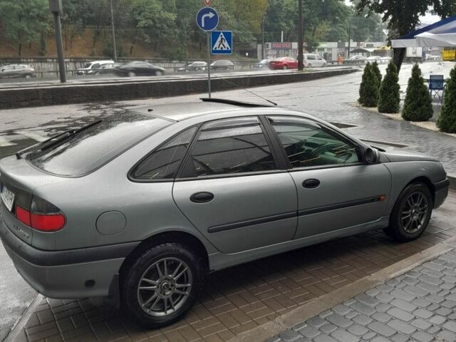 Серый Рено Лагуна, объемом двигателя 2 л и пробегом 230 тыс. км за 2000 $, фото 1 на Automoto.ua