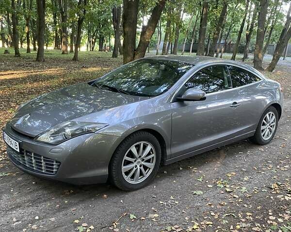 Серый Рено Лагуна, объемом двигателя 2 л и пробегом 180 тыс. км за 7800 $, фото 1 на Automoto.ua