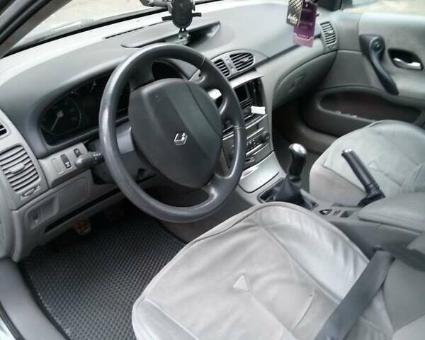 Сірий Рено Лагуна, об'ємом двигуна 20 л та пробігом 200 тис. км за 3500 $, фото 1 на Automoto.ua