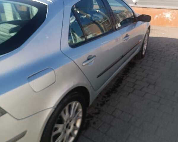 Серый Рено Лагуна, объемом двигателя 2.2 л и пробегом 350 тыс. км за 2300 $, фото 1 на Automoto.ua