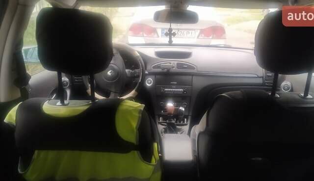 Серый Рено Лагуна, объемом двигателя 2.19 л и пробегом 274 тыс. км за 2800 $, фото 1 на Automoto.ua